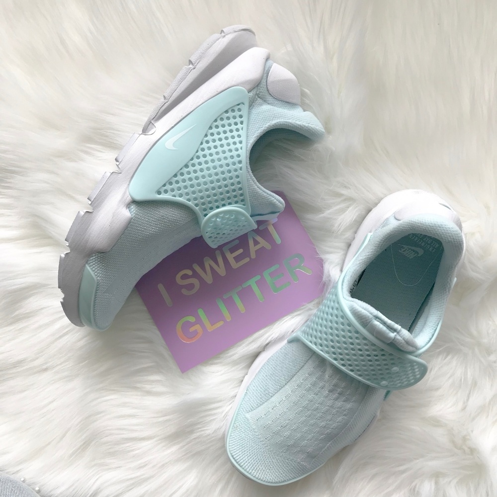 NIKE Women’s Sock Dart Breath Sneakers